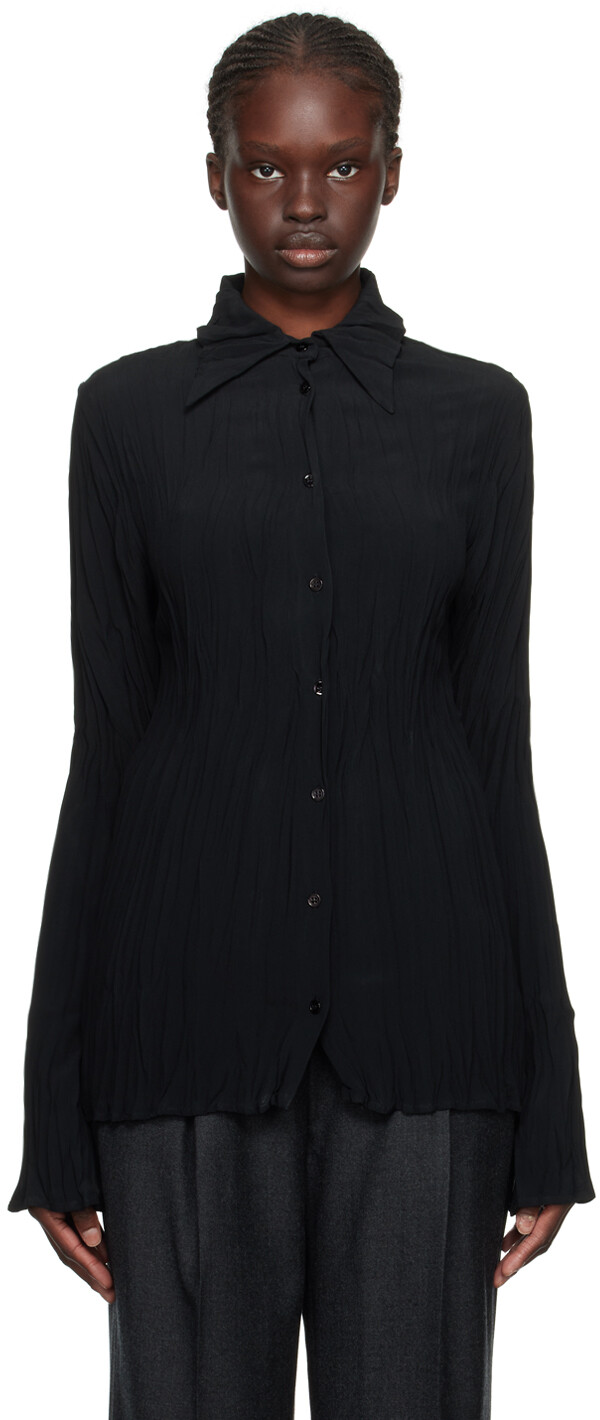 Черная плиссированная рубашка BITE Maisie
Черная плиссированная рубашка BITE Maisie