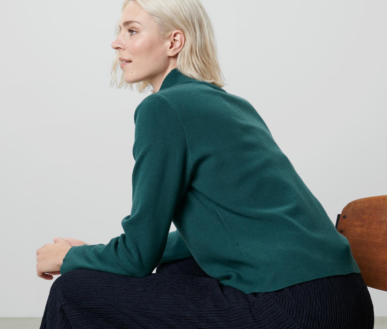 Вязаный свитер Tchibo, бензиновый
Вязаный свитер Tchibo, бензиновый