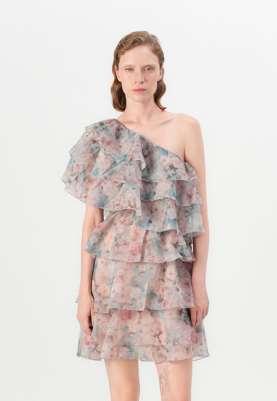 Платье Vero Moda VMSABRINA O-S FLOUNCE EXP, Burlwood/Mottled Light Pink
Платье Vero Moda VMSABRINA O-S FLOUNCE EXP, Burlwood/Mottled Light Pink