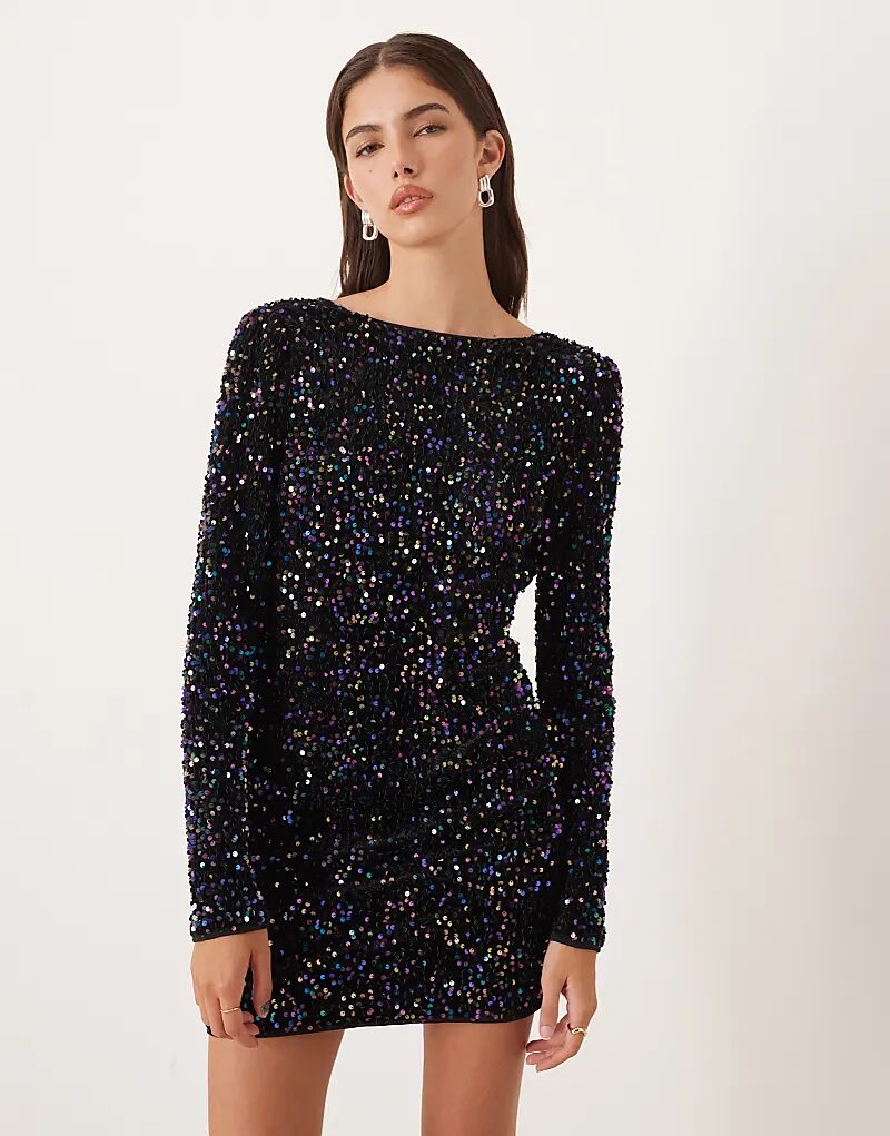 Lovedrobe - черное бархатное облегающее мини-платье с V-образным вырезом на спине
Lovedrobe - черное бархатное облегающее мини-платье с V-образным вырезом на спине