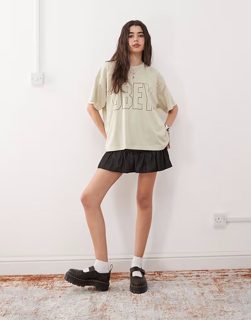 Футболка с логотипом Obey Johnson бежевого цвета
Футболка с логотипом Obey Johnson бежевого цвета