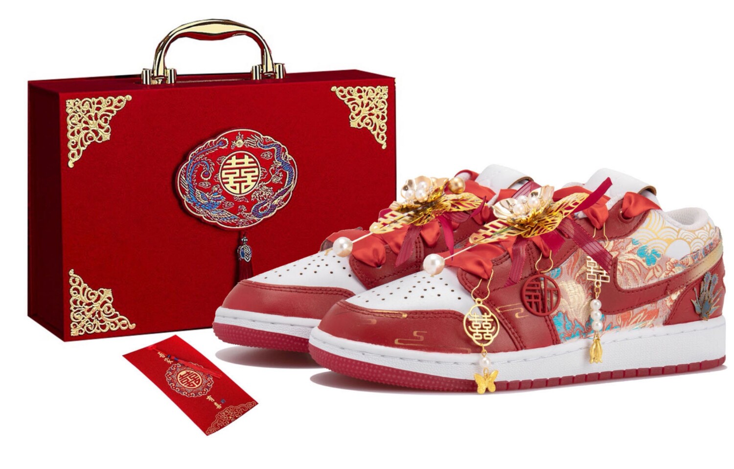 Кроссовки Air Jordan 1 Vintage Basketball Shoes Women's Low-top White/Gold/Red, белый/красный
Кроссовки Air Jordan 1 Vintage Basketball Shoes Women's Low-top White/Gold/Red, белый/красный
