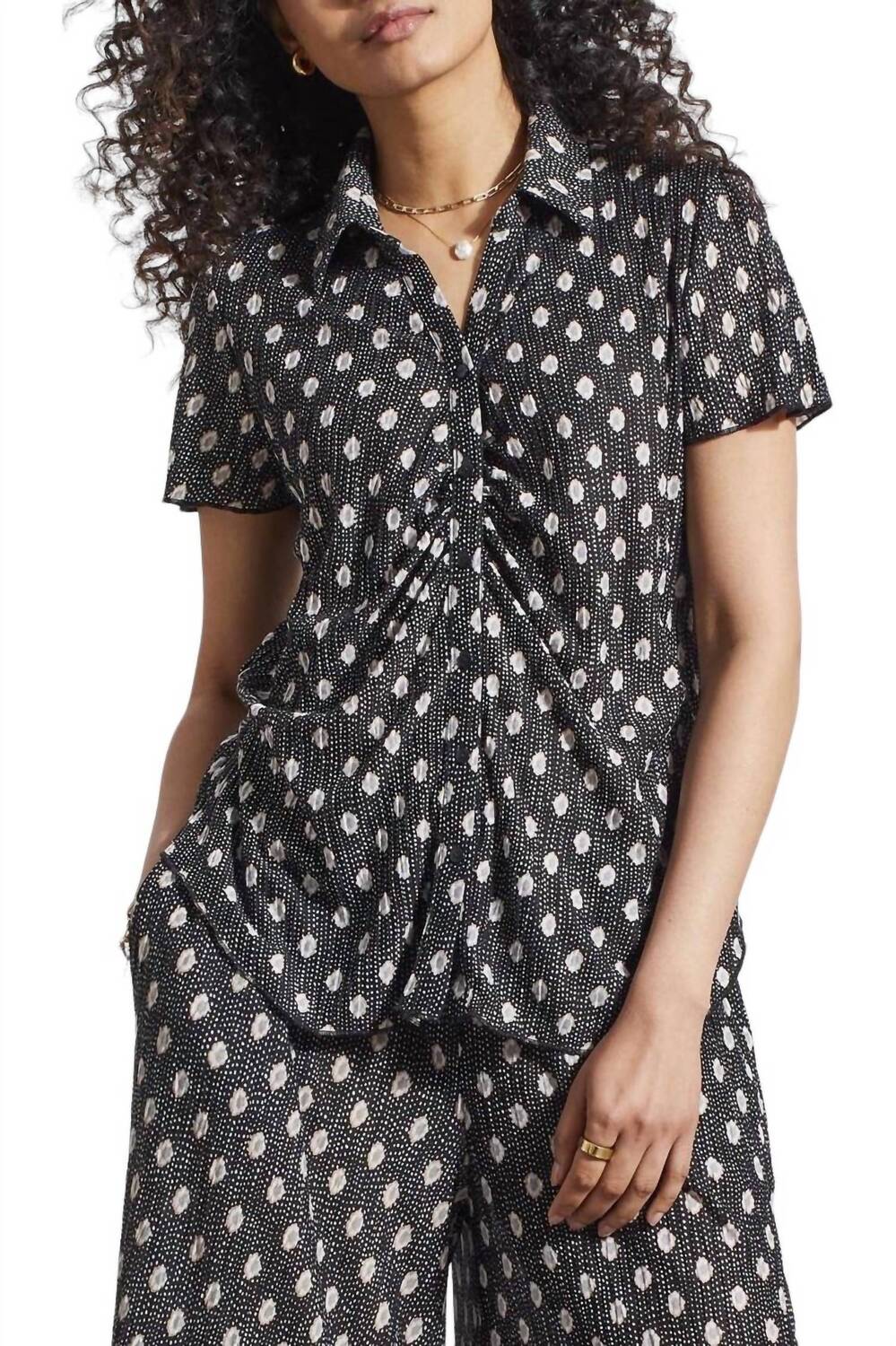 Вязаный топ со сборками в черно-белом цвете TRIBAL
Вязаный топ со сборками в черно-белом цвете TRIBAL