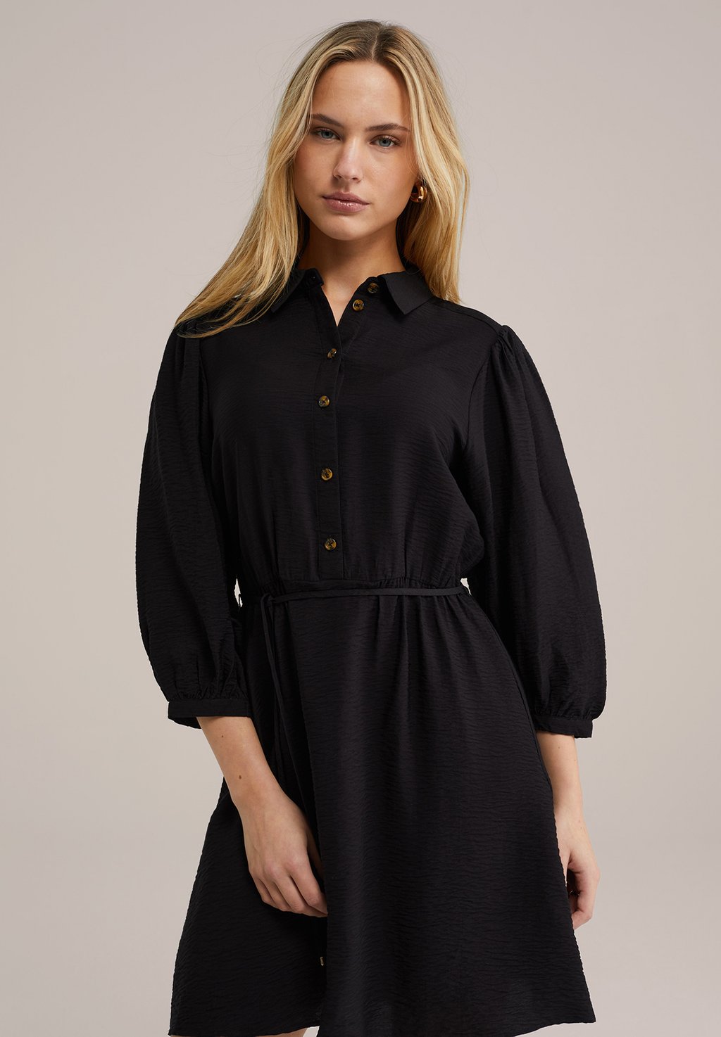 Платье-рубашка WE Fashion, черный
Платье-рубашка WE Fashion, черный