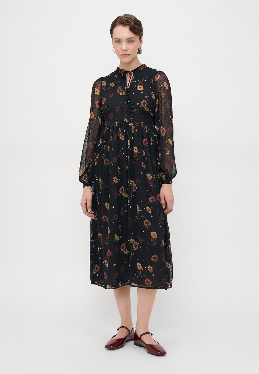 Платье ONLY Tall ONLELIZA LIFE DRESS , Black
Платье ONLY Tall ONLELIZA LIFE DRESS , Black