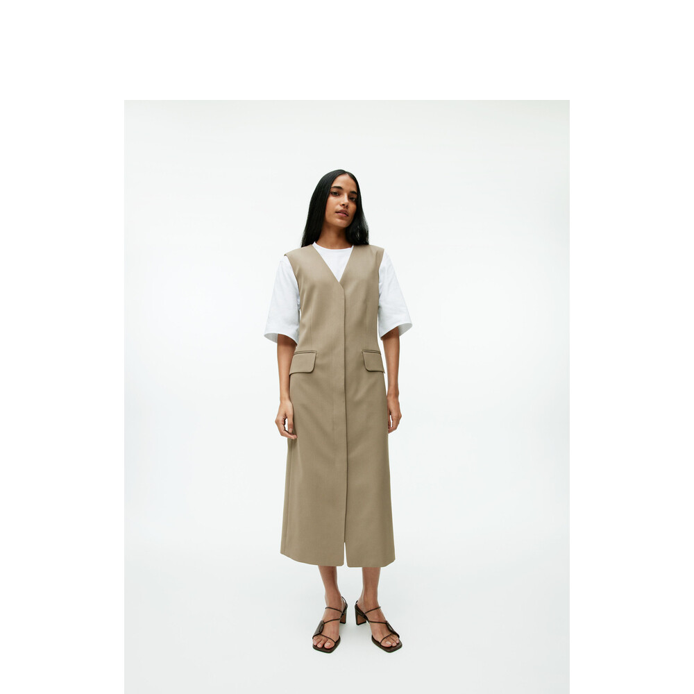 Платье-жилет Arket с V-образным вырезом, коричневый
Платье-жилет Arket с V-образным вырезом, коричневый