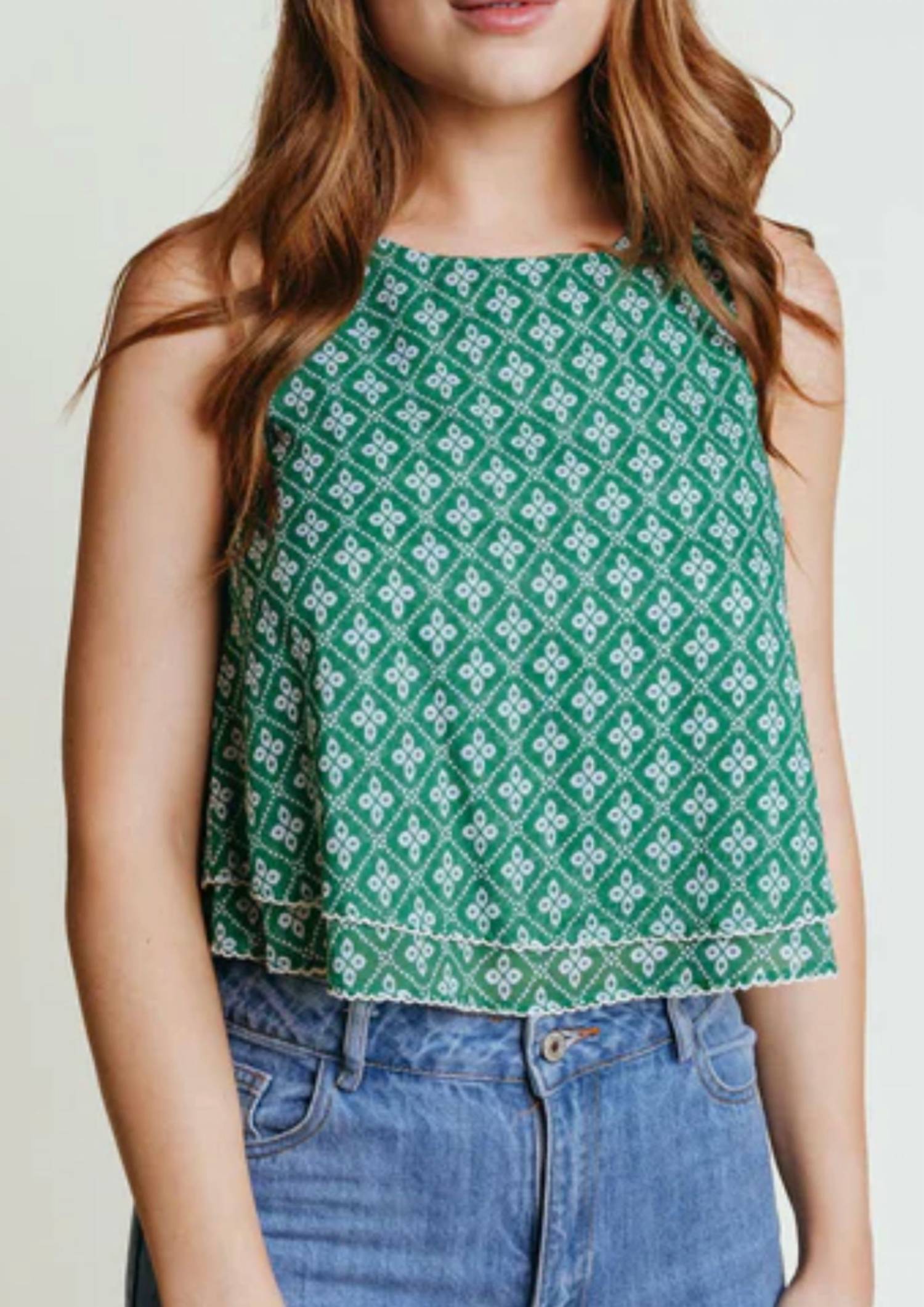 Июньская майка танк топ в зеленом цвете LAROQUE
Июньская майка танк топ в зеленом цвете LAROQUE