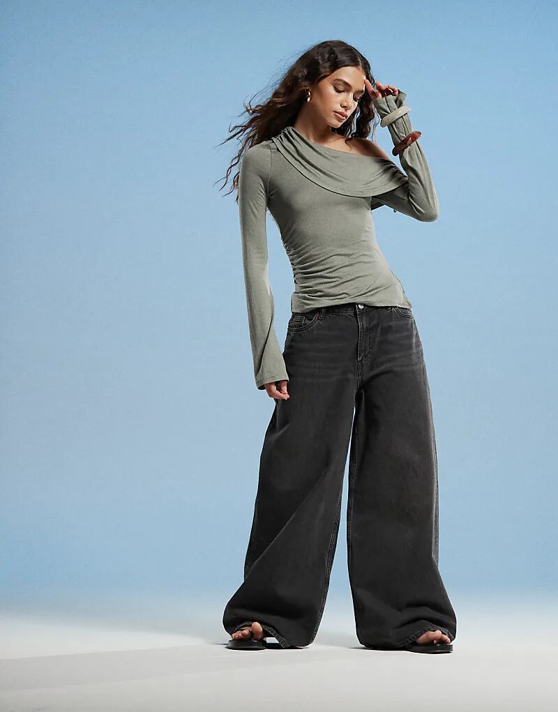 Джинсы Giga ультраширокие с низкой посадкой черного цвета Monki
Джинсы Giga ультраширокие с низкой посадкой черного цвета Monki