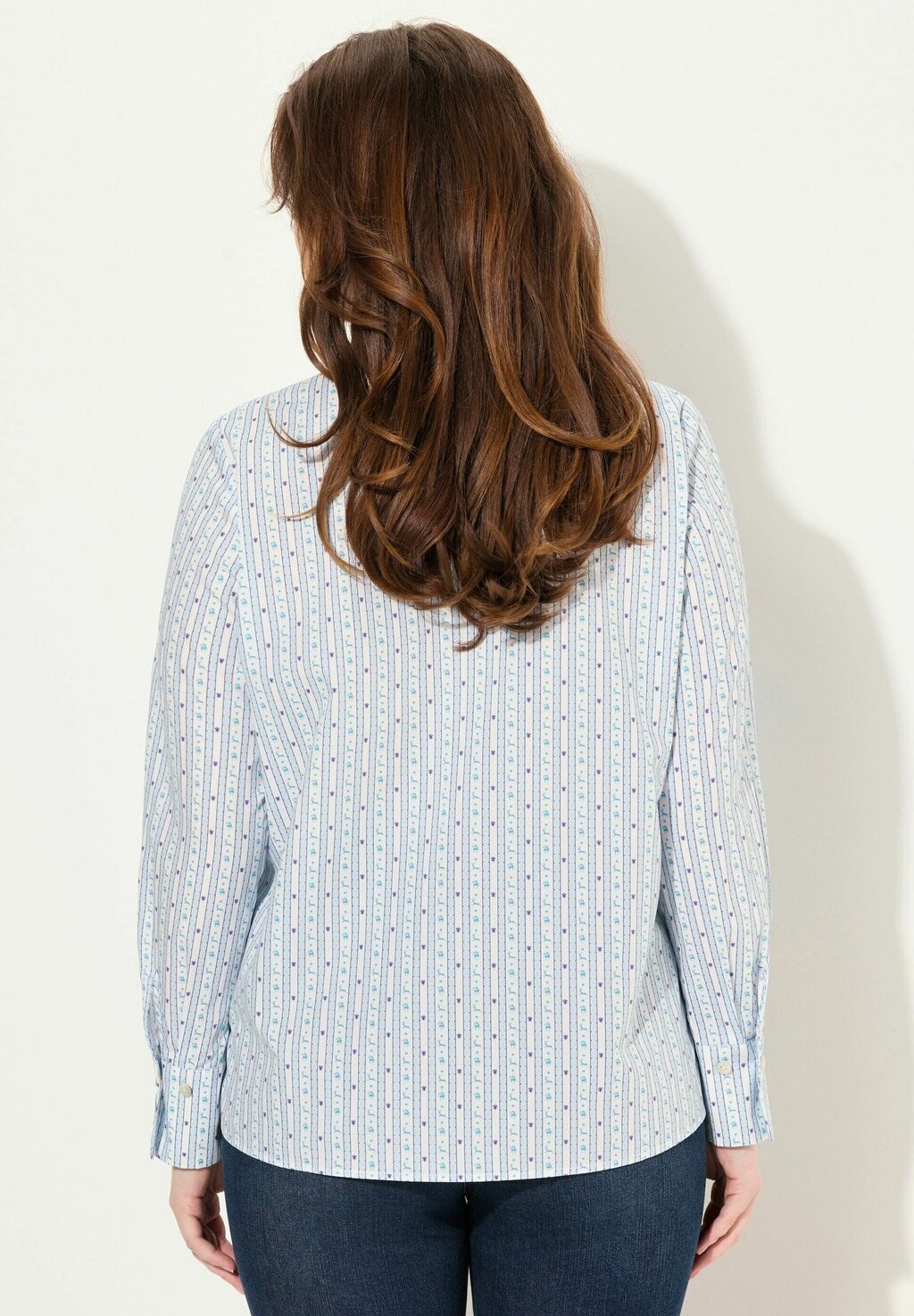 Блузка на пуговицах PRINTED LONG SLEEVE GOBLET COLLAR Ulla Popken, светло-голубой
Блузка на пуговицах PRINTED LONG SLEEVE GOBLET COLLAR Ulla Popken, светло-голубой