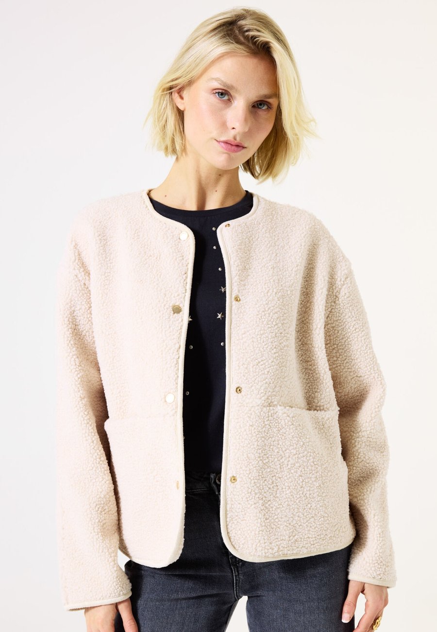 Флисовая куртка Garcia Fleece jacket, Soft Teddy/White
Флисовая куртка Garcia Fleece jacket, Soft Teddy/White