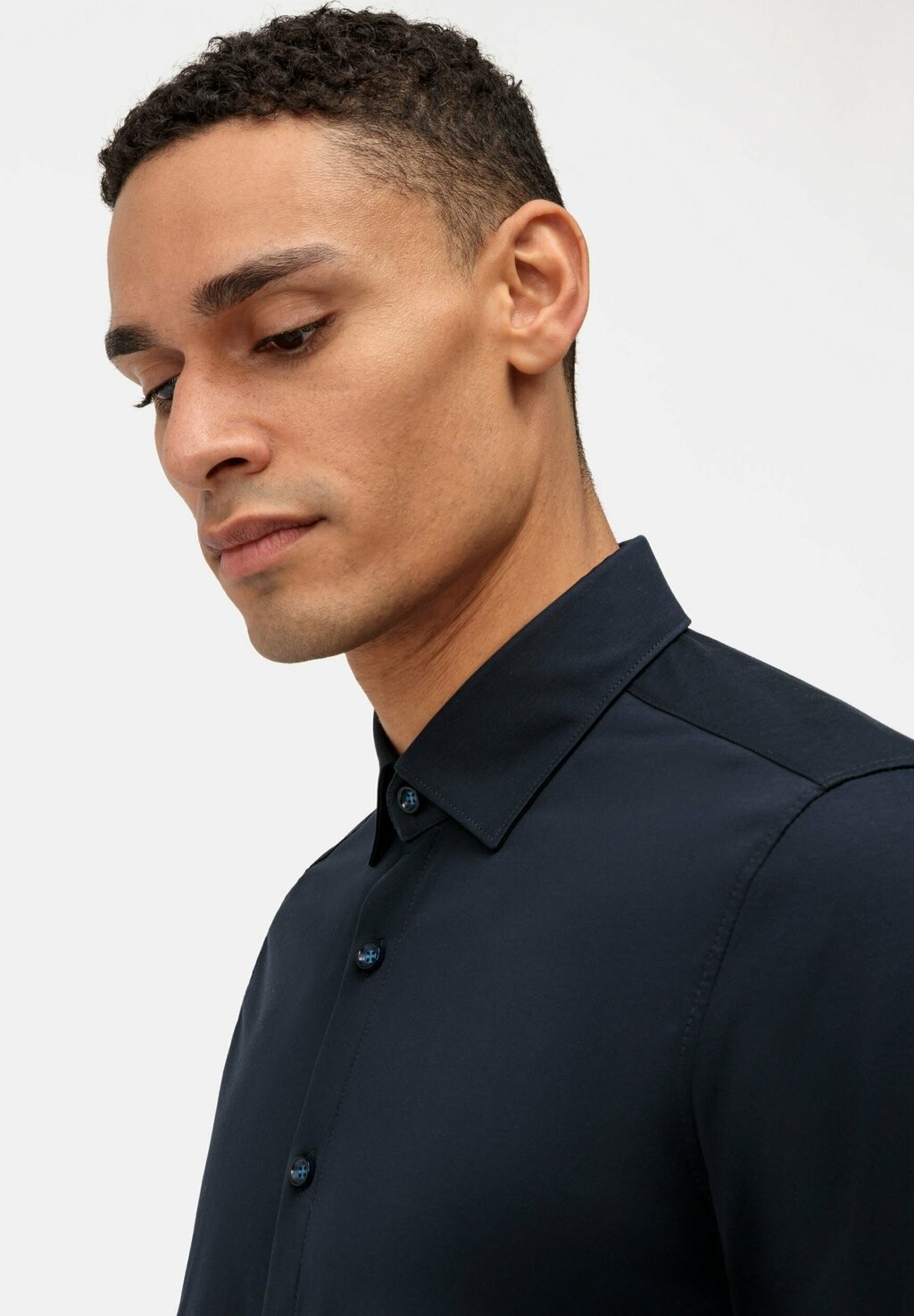 Рубашка 24/SEVEN BODY FIT OLYMP Level Five, темно-синий
Рубашка 24/SEVEN BODY FIT OLYMP Level Five, темно-синий