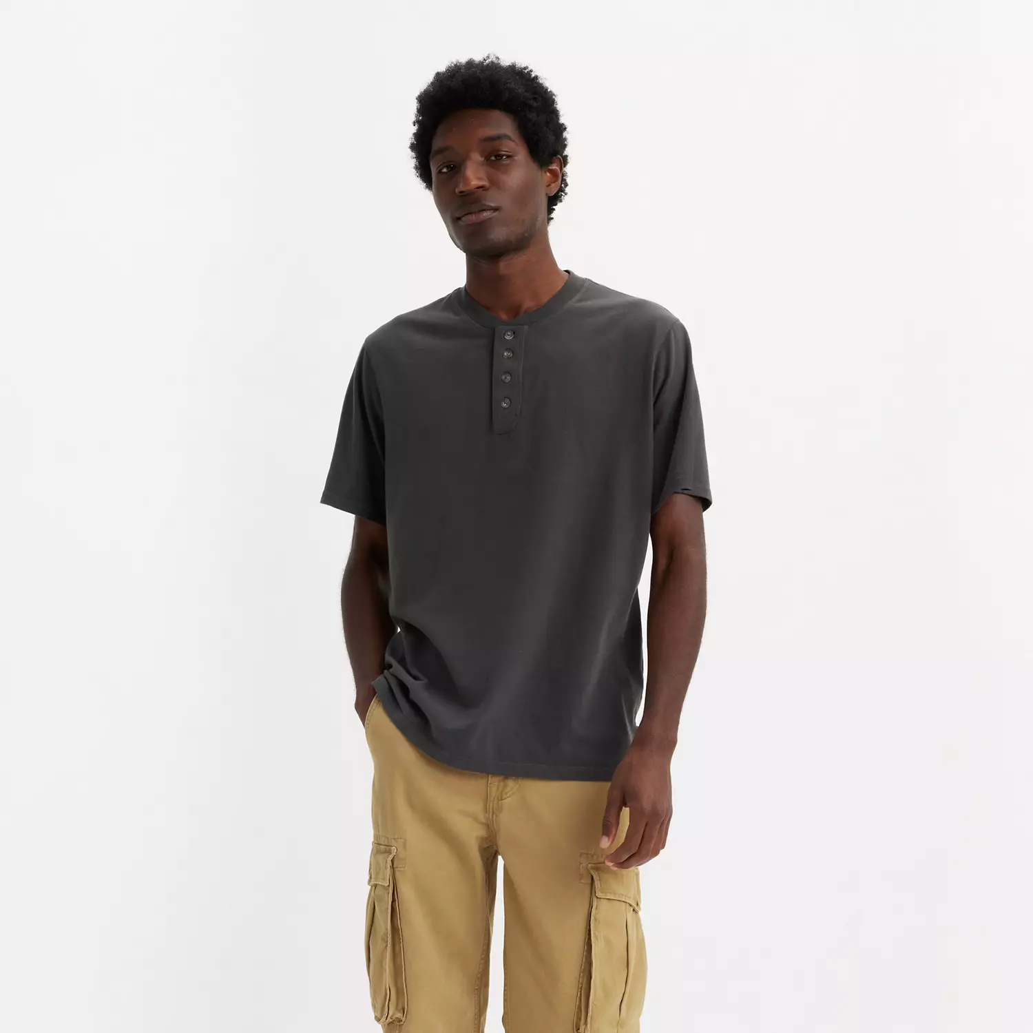 Футболка с короткими рукавами и четырьмя пуговицами Levi's, черный
Футболка с короткими рукавами и четырьмя пуговицами Levi's, черный