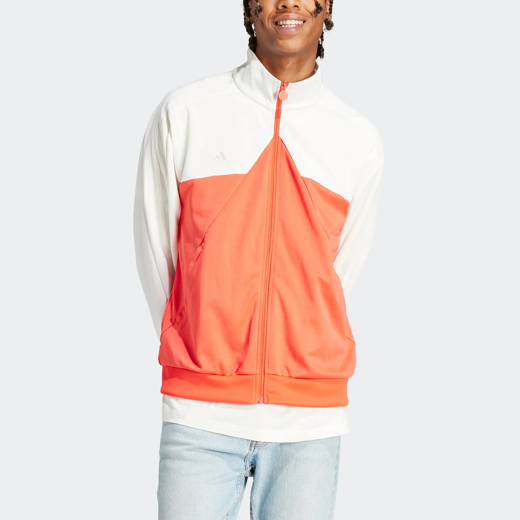 Adidas Спортивная куртка для активного отдыха "M TIRO TT" Adidas Sportswear, цвет Off White / Bright Red
Adidas Спортивная куртка для активного отдыха "M TIRO TT" Adidas Sportswear, цвет Off White / Bright Red