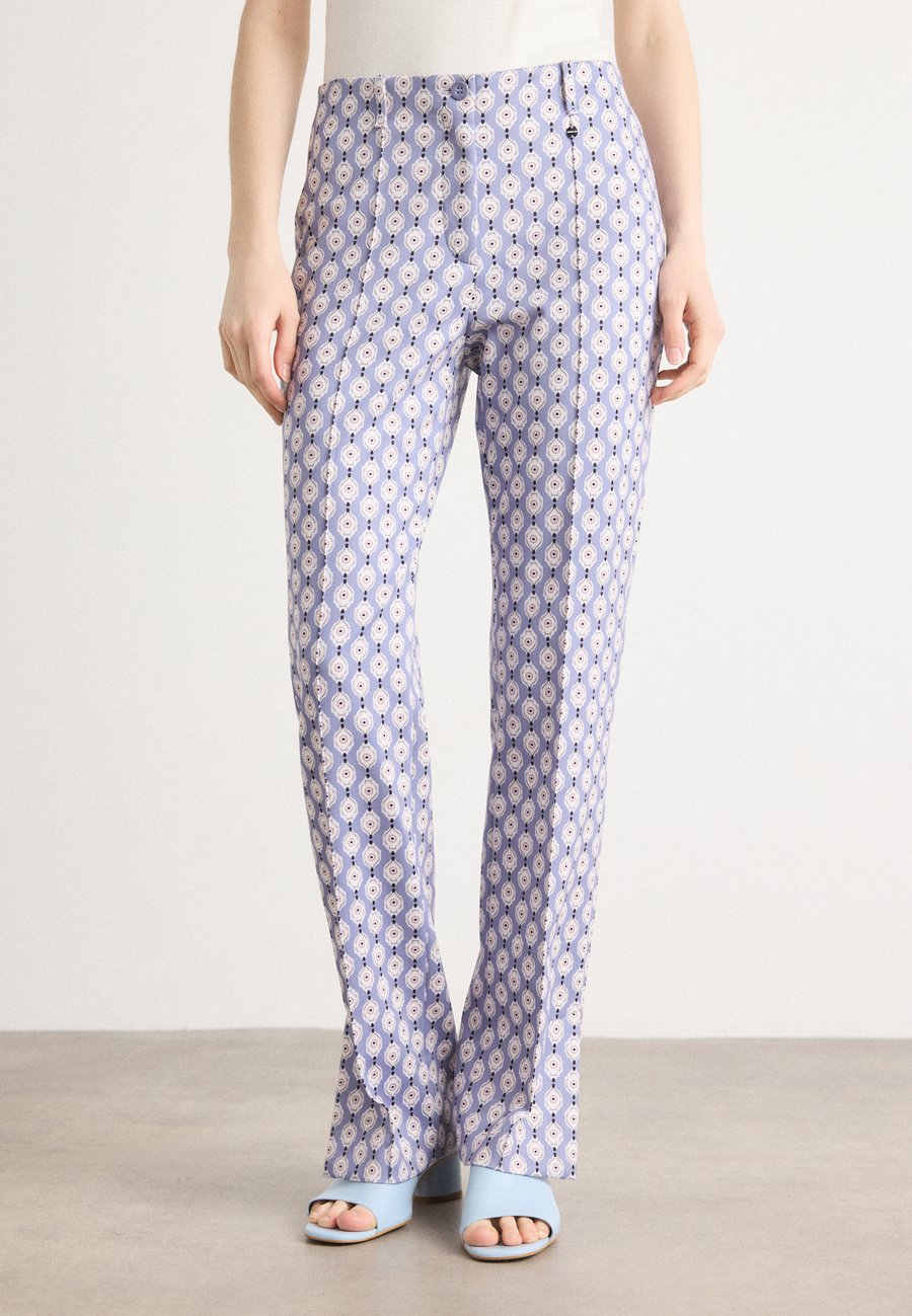 Брюки Marc Cain Trousers, Bluish Violet/Lilac
Брюки Marc Cain Trousers, Bluish Violet/Lilac