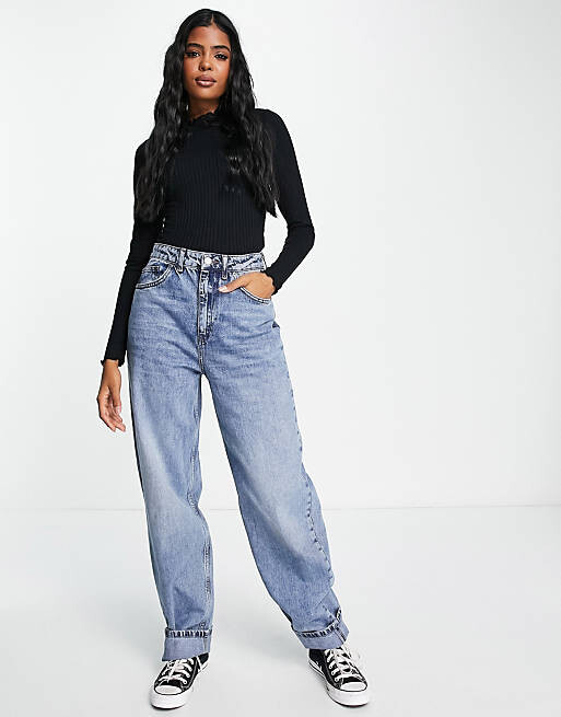 Черный топ с высоким воротником и краем салата JDY
Черный топ с высоким воротником и краем салата JDY