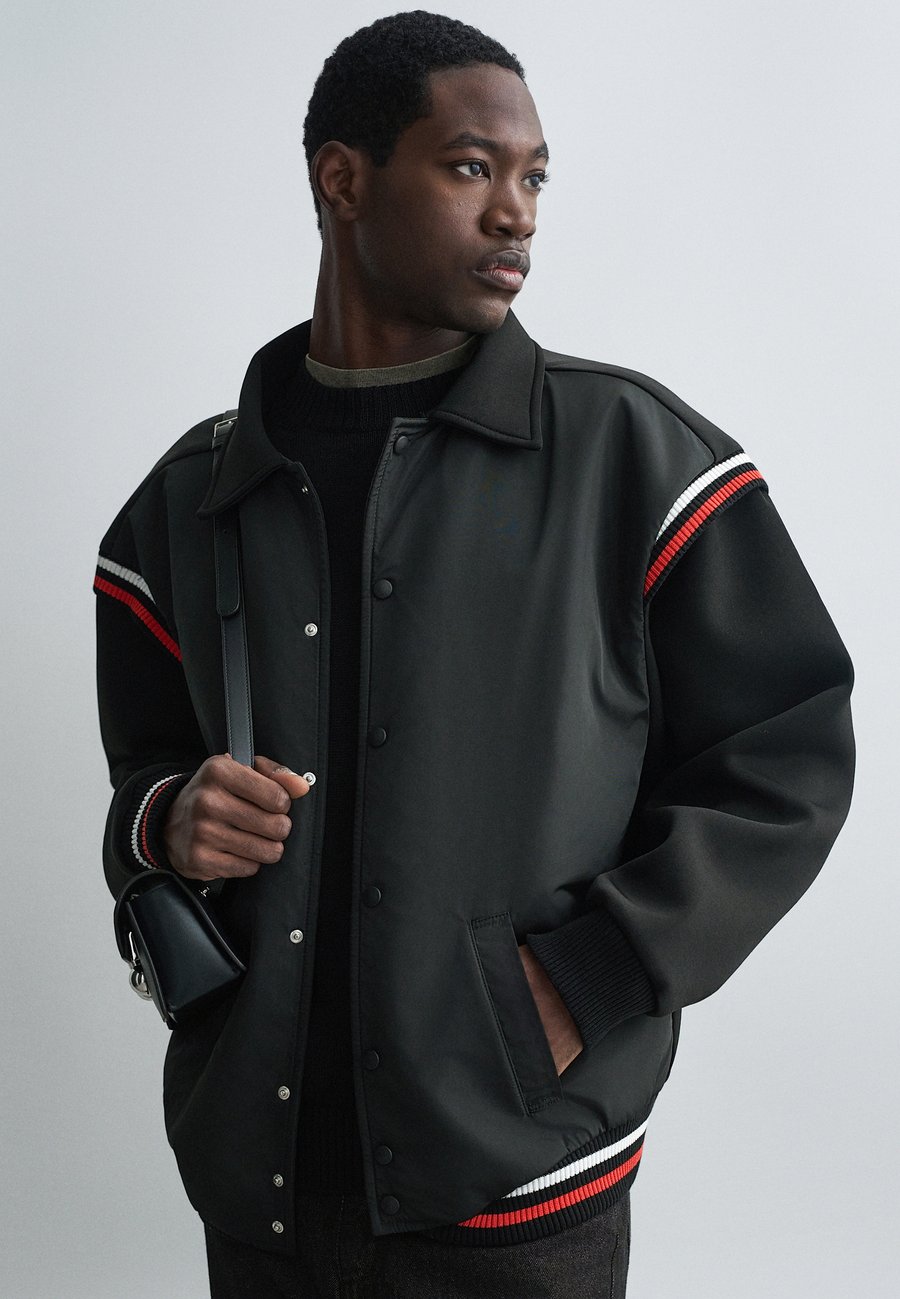 Куртка GCDS LOGO LOUNGE VARSITY , Black
Куртка GCDS LOGO LOUNGE VARSITY , Black