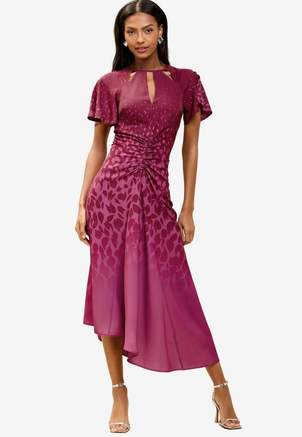 Повседневное платье PETITE FIT - SHORT SLEEVE KEYHOLE RUCHED FIT AND FLARE MIDI Lipsy, фуксия
Повседневное платье PETITE FIT - SHORT SLEEVE KEYHOLE RUCHED FIT AND FLARE MIDI Lipsy, фуксия