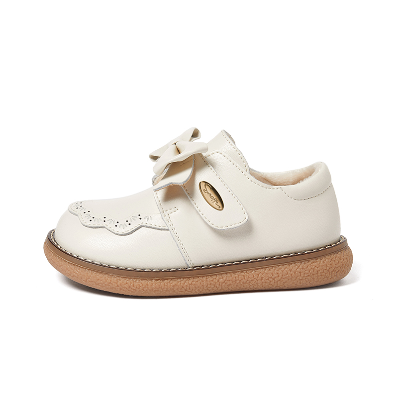 Детские кожаные туфли с противоскользящим износостойким верхом Snoffy, слоновая кость
Детские кожаные туфли с противоскользящим износостойким верхом Snoffy, слоновая кость