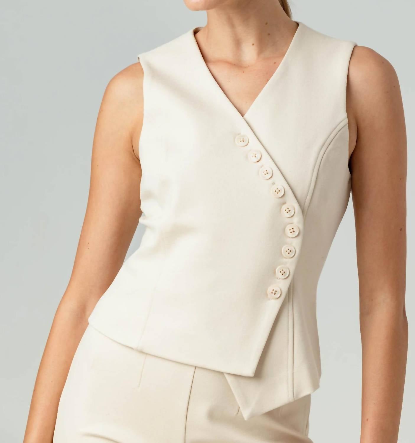 Жилет Pax цвета слоновой кости Sundays
Жилет Pax цвета слоновой кости Sundays