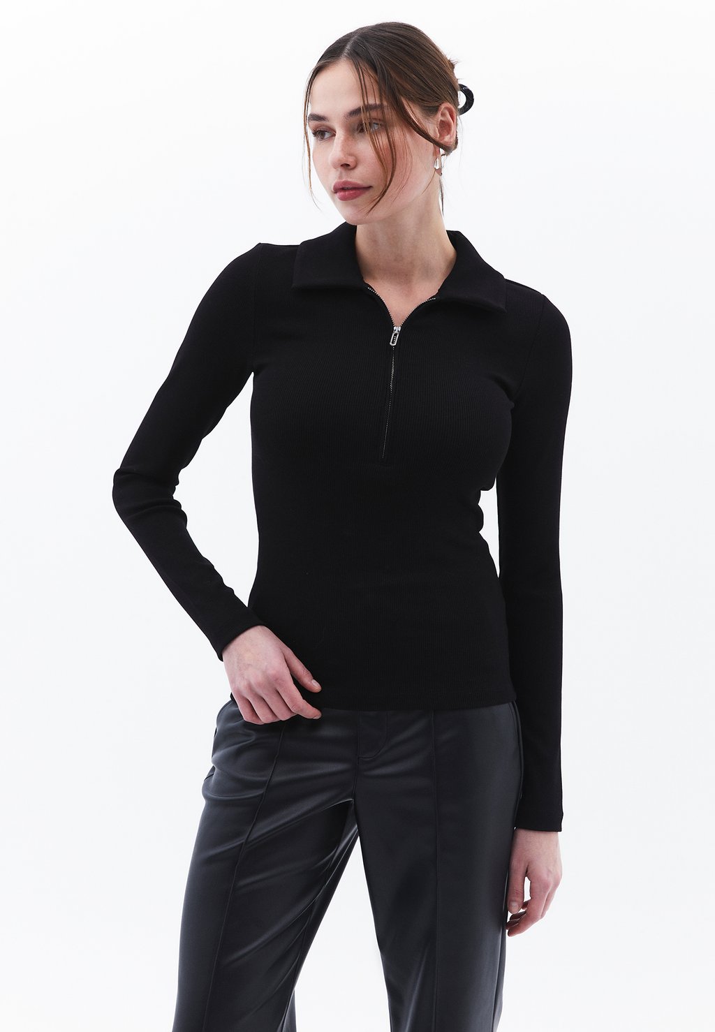 Топ с длинными рукавами OXXO, черный 
Топ с длинными рукавами OXXO, черный