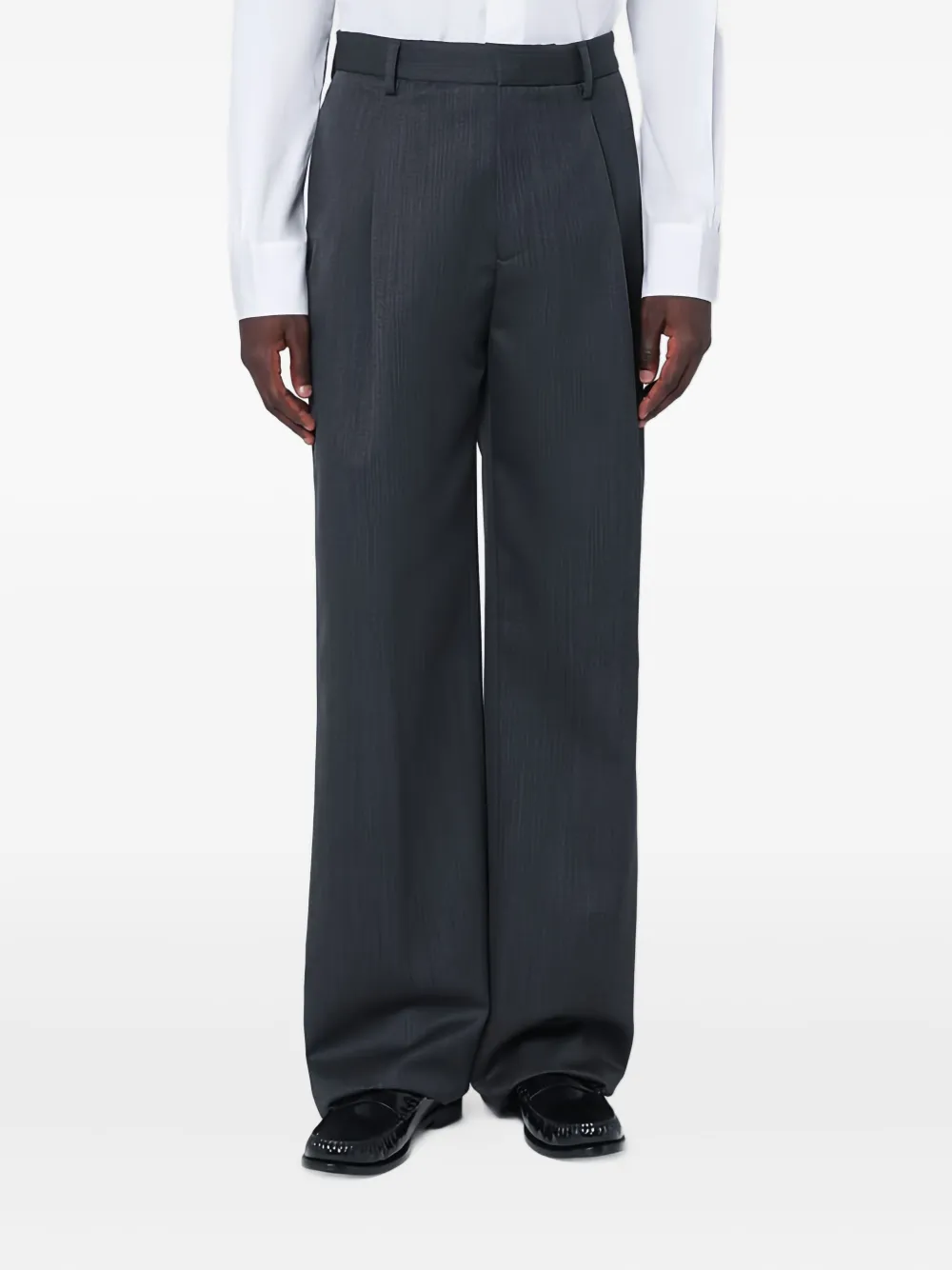 Брюки со складками спереди Lardini, серый
Брюки со складками спереди Lardini, серый