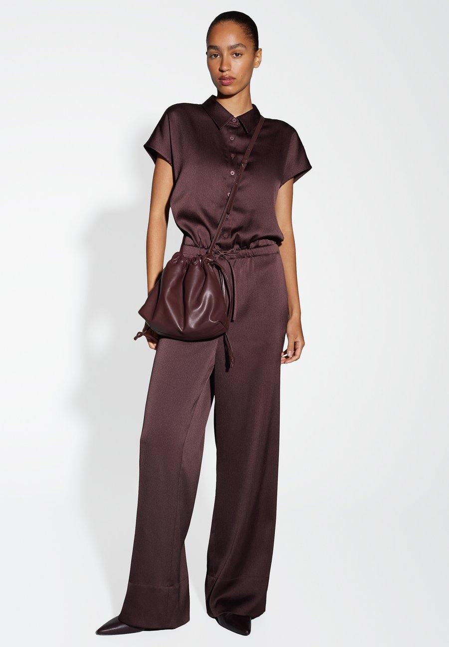 Сумка кросс-боди OPUS SUBTLE SHINE, Dark Grape/Dark Purple
Сумка кросс-боди OPUS SUBTLE SHINE, Dark Grape/Dark Purple