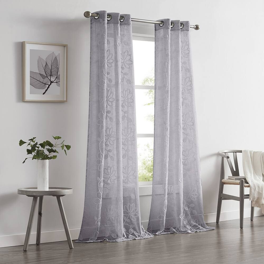 Комплект из 2 льняных текстурированных оконных панелей Dainty Home Rita с объемной цветочной вышивкой из синели, цвет Silver
Комплект из 2 льняных текстурированных оконных панелей Dainty Home Rita с объемной цветочной вышивкой из синели, цвет Silver