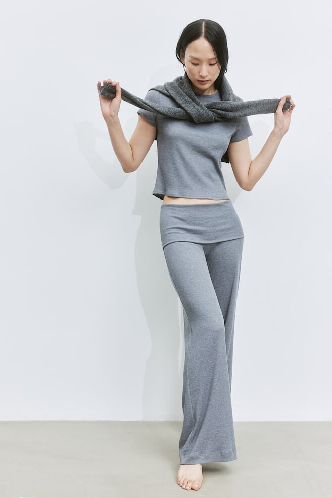 Широкие брюки в рубчик H&M, серый
Широкие брюки в рубчик H&M, серый