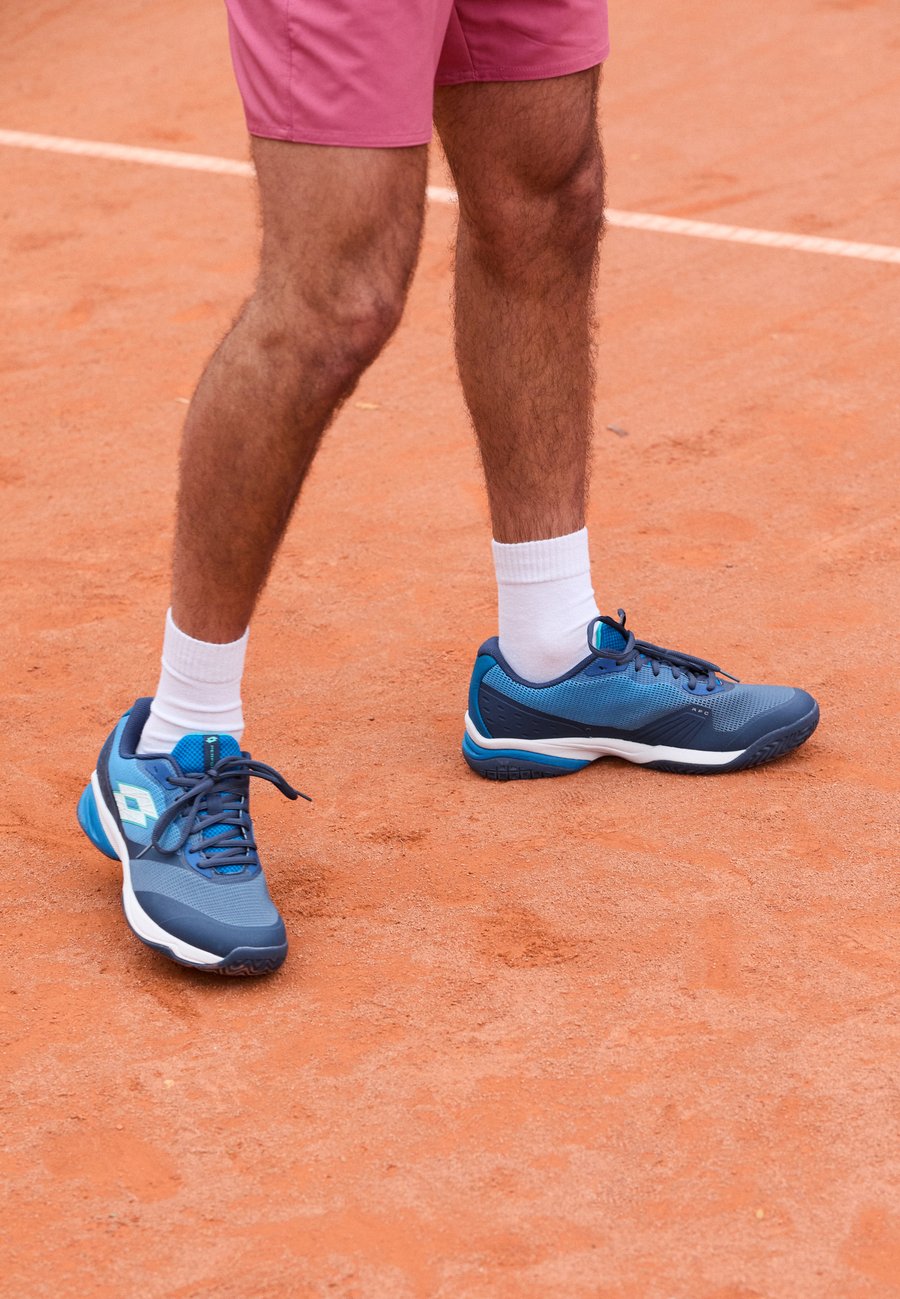 Кроссовки Lotto MIRAGE 400 ALLROUND, Ocean Blue/All White/Mykonos Blue/Blue
Кроссовки Lotto MIRAGE 400 ALLROUND, Ocean Blue/All White/Mykonos Blue/Blue