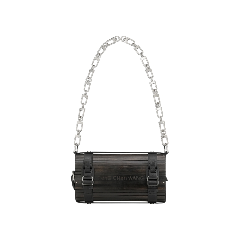 Feng Chen Wang Бамбуковая сумка большая унисекс черная
Feng Chen Wang Бамбуковая сумка большая унисекс черная