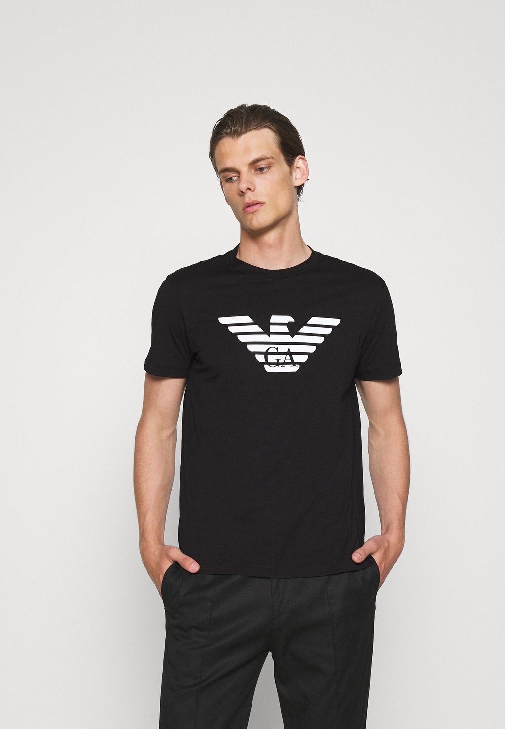 Футболка с принтом Emporio Armani, черный
Футболка с принтом Emporio Armani, черный