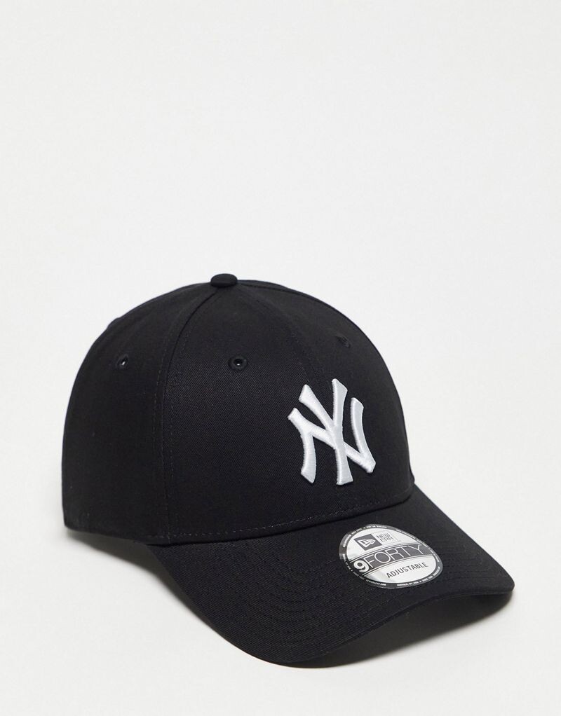 Черная кепка New Era 9forty MLB NY Yankees 
Черная кепка New Era 9forty MLB NY Yankees