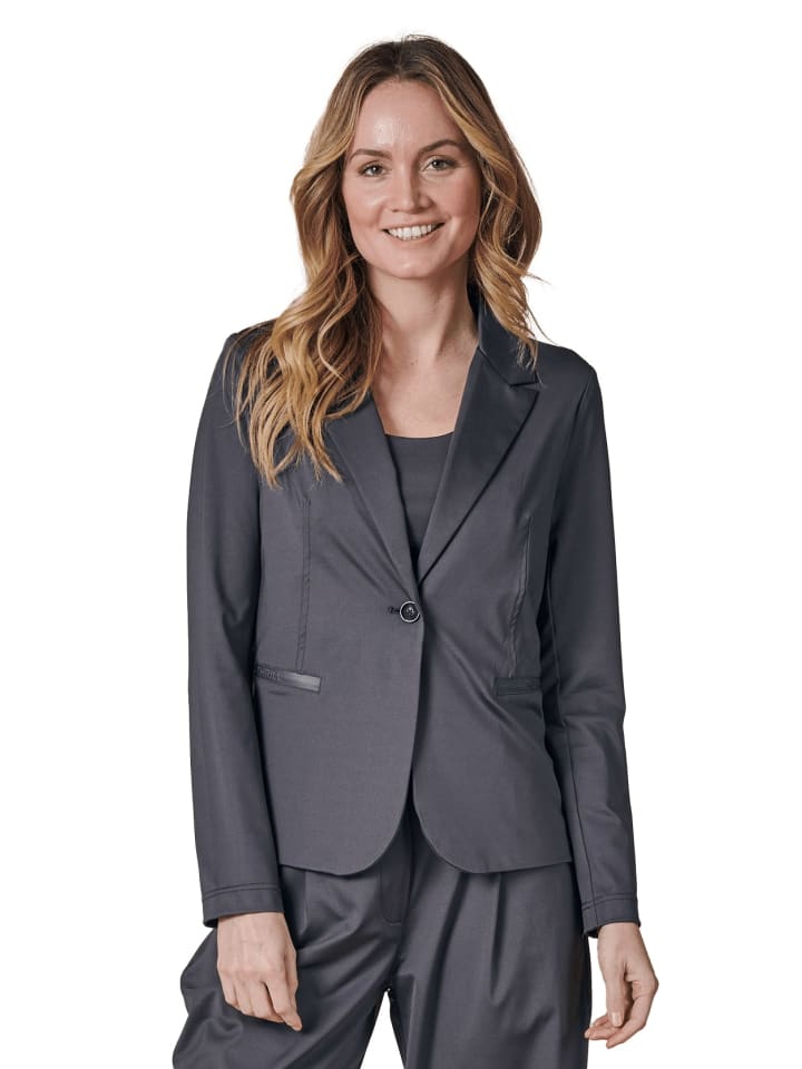 Блейзер ZHRILL, черный
Блейзер ZHRILL, черный