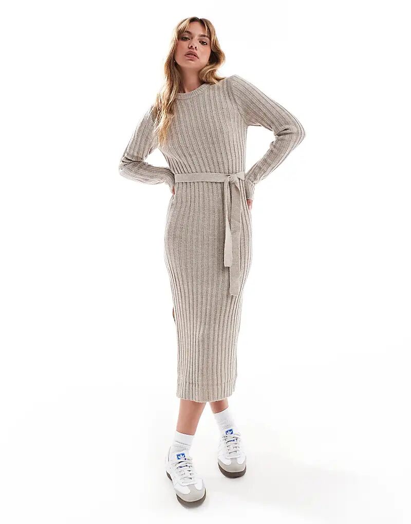 Трикотажное платье миди с разрезом бежевого цвета Brave Soul
Трикотажное платье миди с разрезом бежевого цвета Brave Soul