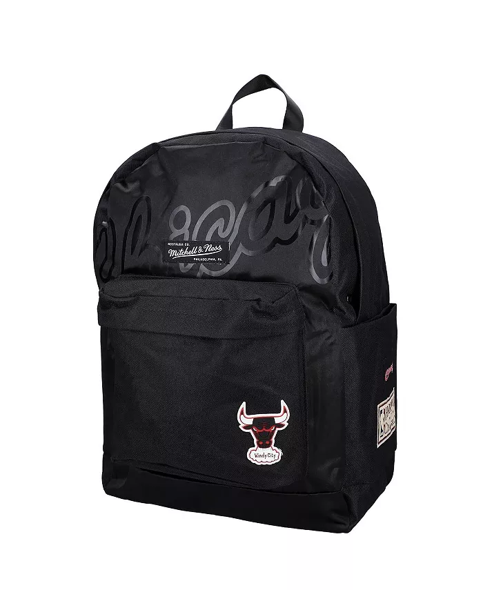Черный рюкзак команды Chicago Bulls Mitchell & Ness
Черный рюкзак команды Chicago Bulls Mitchell & Ness
