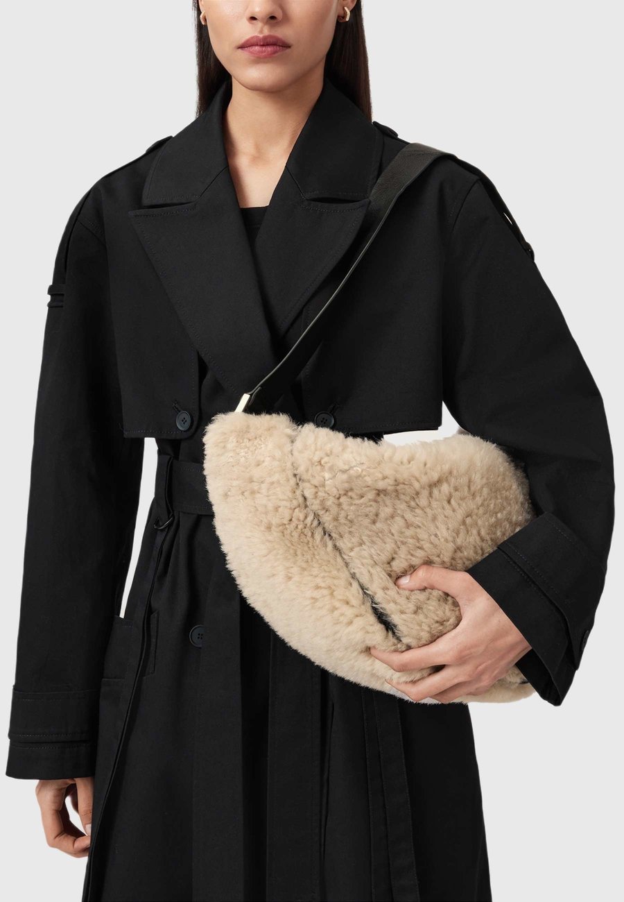 Сумка AllSaints LUNA, Natural Black/Sand
Сумка AllSaints LUNA, Natural Black/Sand