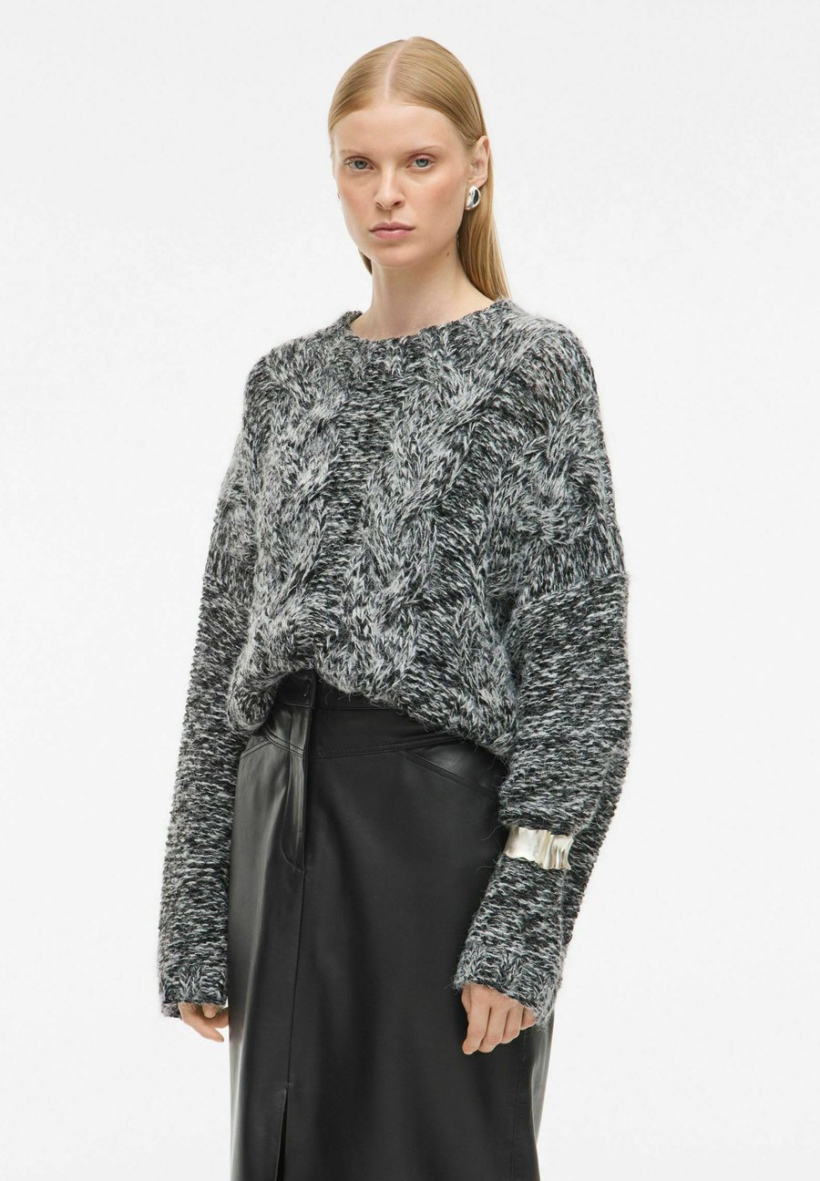 Джемпер Rouge Edit Jumper, Medium Grey Melange/Dark Grey
Джемпер Rouge Edit Jumper, Medium Grey Melange/Dark Grey