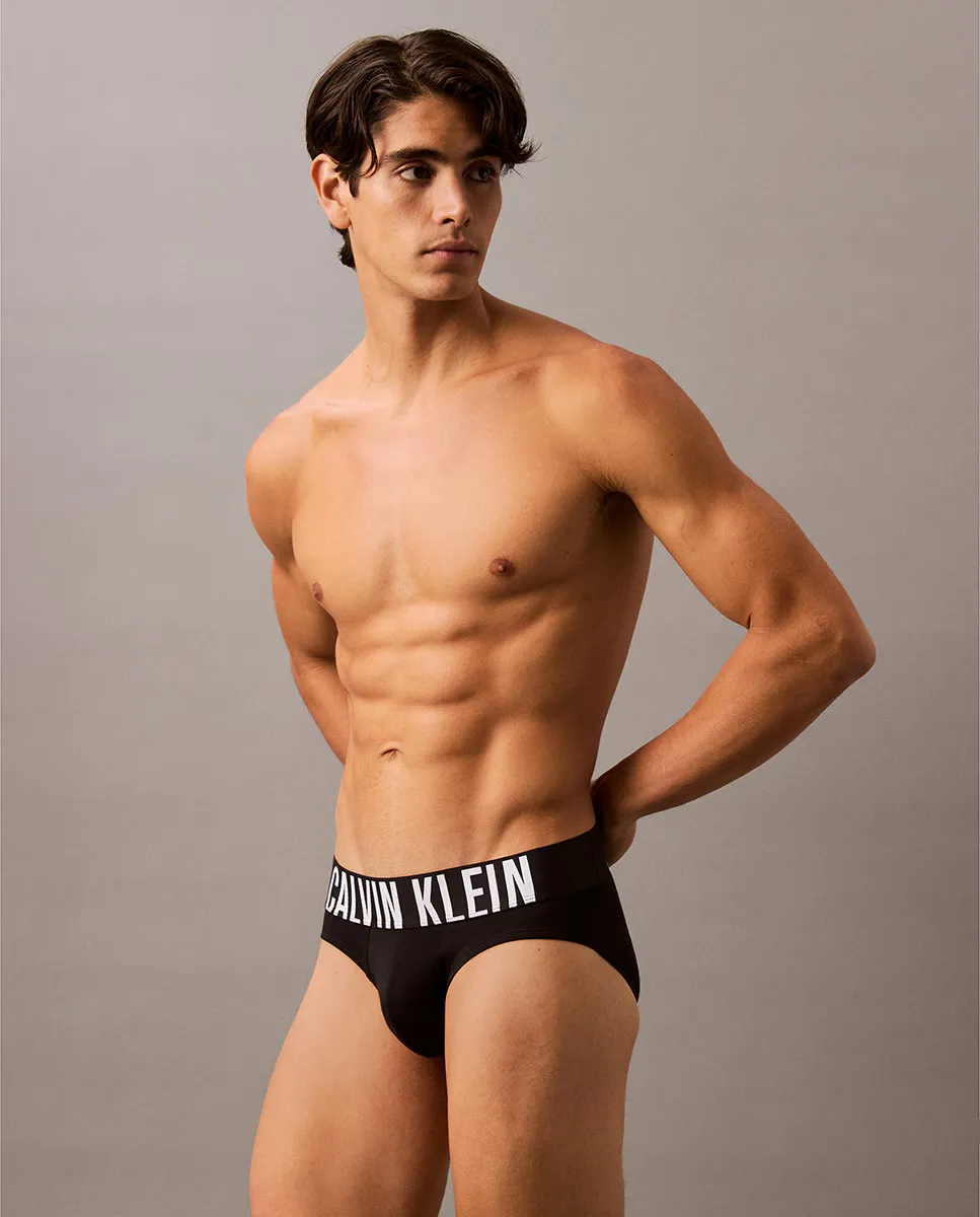 Упаковка из 3 трусов Calvin Klein, черный
Упаковка из 3 трусов Calvin Klein, черный