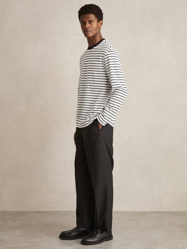 Футболка в полоску с длинным рукавом обычного покроя из хлопчатобумажной смеси eddie Reiss, цвет White/Navy
Футболка в полоску с длинным рукавом обычного покроя из хлопчатобумажной смеси eddie Reiss, цвет White/Navy