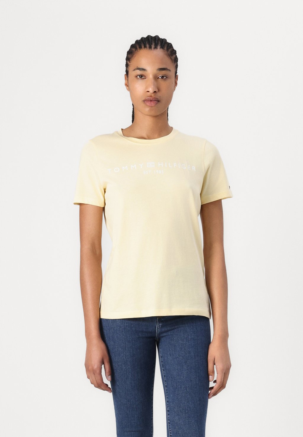 Футболка с принтом LOGO Tommy Hilfiger, бежевый
Футболка с принтом LOGO Tommy Hilfiger, бежевый