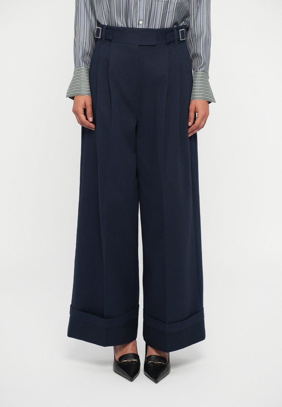 Брюки MAX&Co. GARONNA, Blau/Blue
Брюки MAX&Co. GARONNA, Blau/Blue