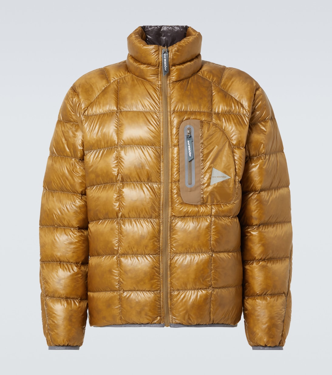 Куртка с пуховыми вставками And Wander, кэмел
Куртка с пуховыми вставками And Wander, кэмел