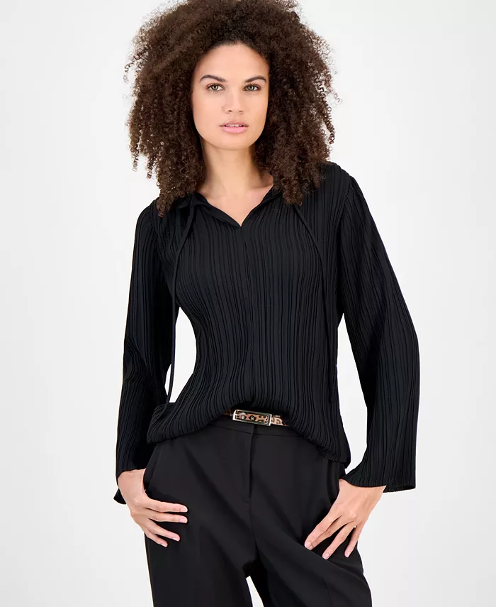 Женская блузка с разрезом на горловине и складками Anne Klein, черный
Женская блузка с разрезом на горловине и складками Anne Klein, черный