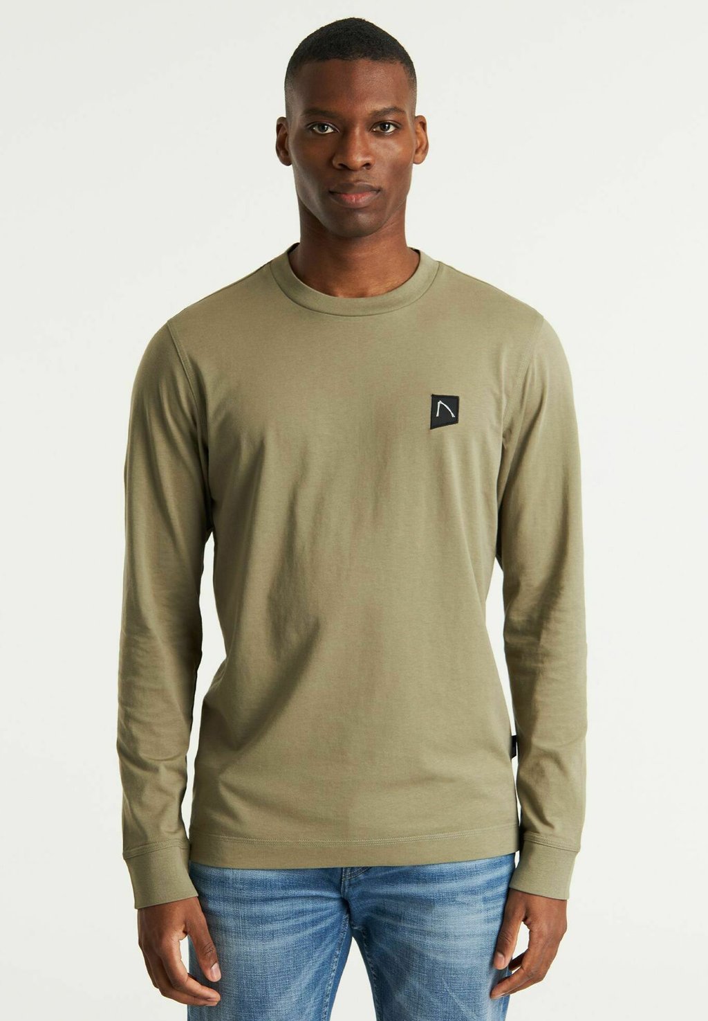 Топ с длинными рукавами ELY CHASIN', зеленый
Топ с длинными рукавами ELY CHASIN', зеленый