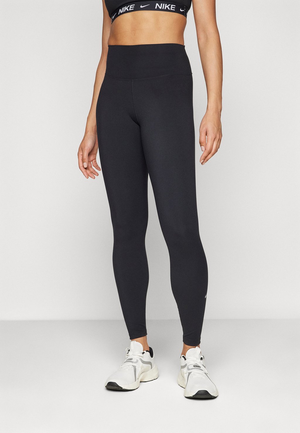 Леггинсы ONE Nike Performance, черный
Леггинсы ONE Nike Performance, черный