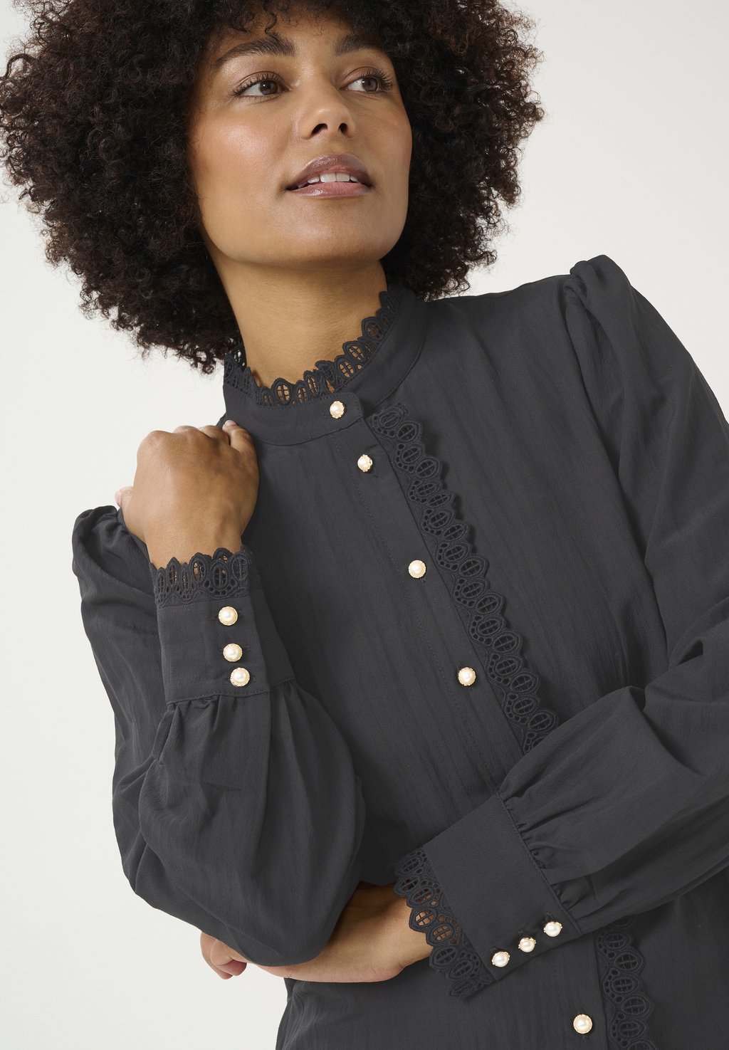 Блузка на пуговицах Cream, черный
Блузка на пуговицах Cream, черный