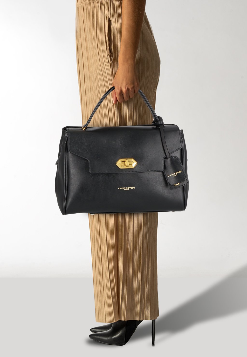 Сумка DONNA GRACE LANCASTER, черный
Сумка DONNA GRACE LANCASTER, черный