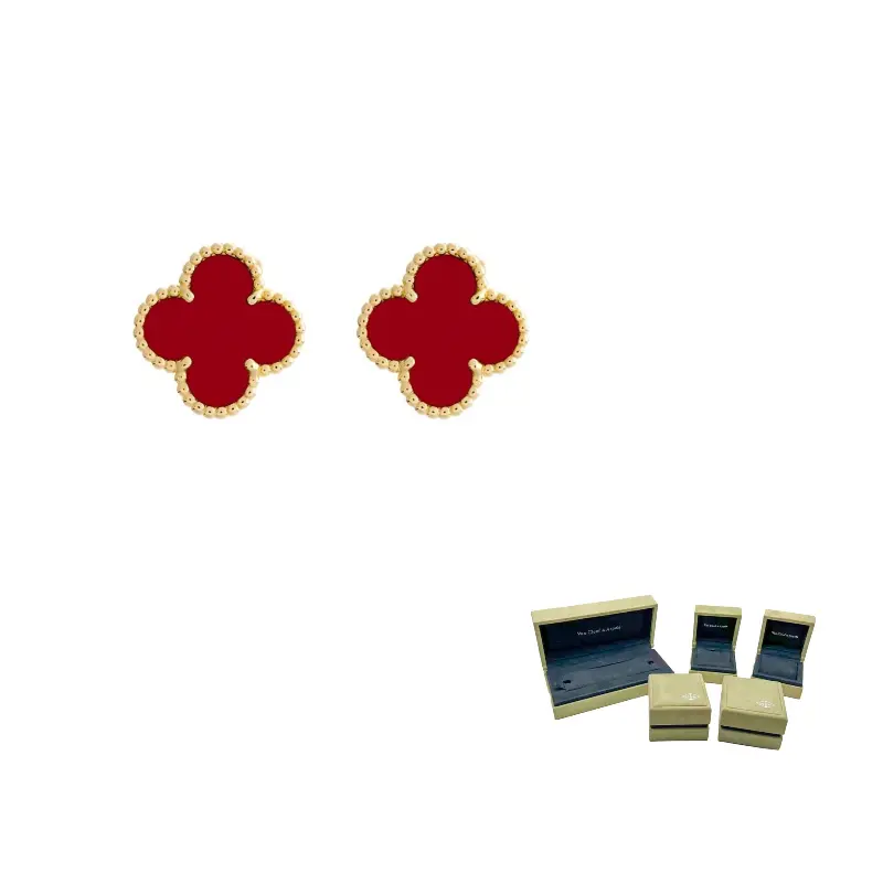 Van Cleef & Arpels Серьги 2010-х годов из желтого золота 18 карат Clover
Van Cleef & Arpels Серьги 2010-х годов из желтого золота 18 карат Clover