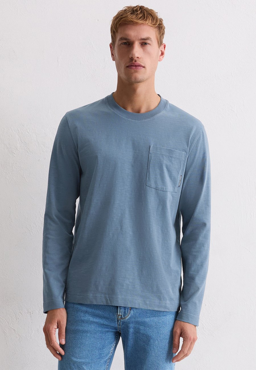 Топ Marc O'Polo REGULAR IN QUALITÄT, Stormy Blue/Blue
Топ Marc O'Polo REGULAR IN QUALITÄT, Stormy Blue/Blue