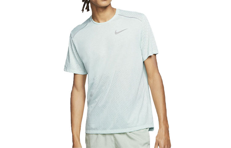 Футболка мужская светло-голубая Nike, светло-голубой
Футболка мужская светло-голубая Nike, светло-голубой
